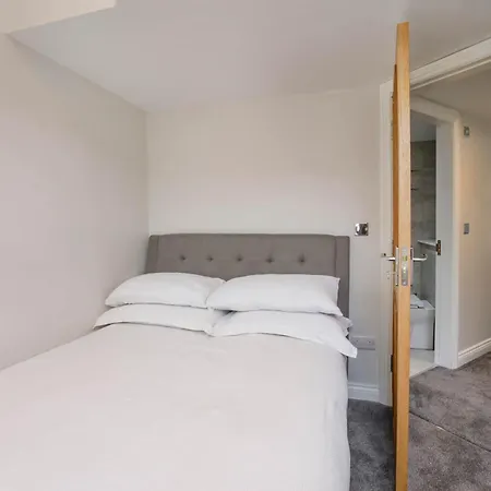 Feriehus The Granville 4 Bedroom House Sleeps 8