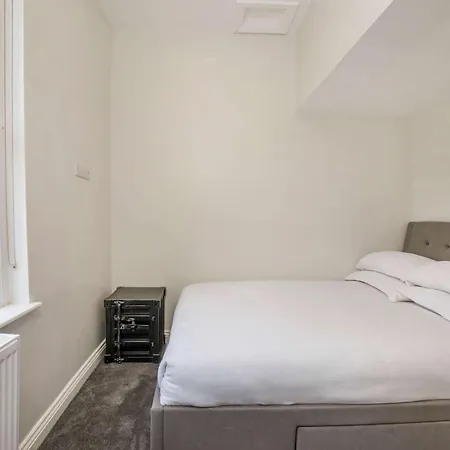 The Granville 4 Bedroom House Sleeps 8 Feriehus *