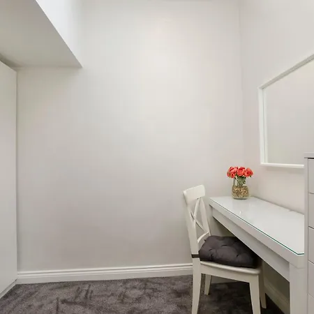 Feriehus The Granville 4 Bedroom House Sleeps 8