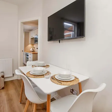The Granville 4 Bedroom House Sleeps 8 Feriehus