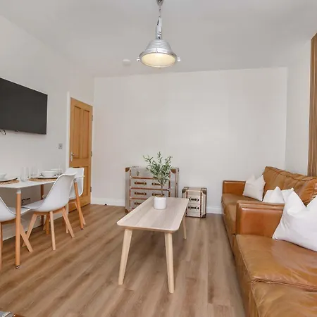 The Granville 4 Bedroom House Sleeps 8 Feriehus York