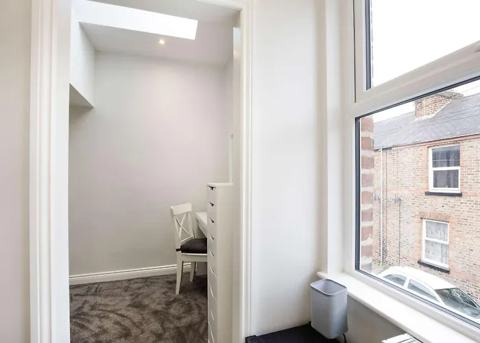 The Granville 4 Bedroom House Sleeps 7 Hébergement de vacances